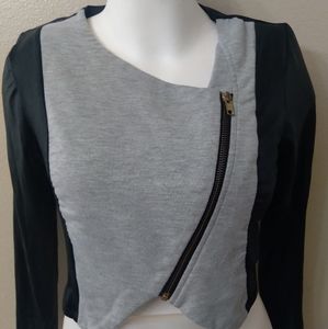 Super cute half jacket Black and gray Size Small